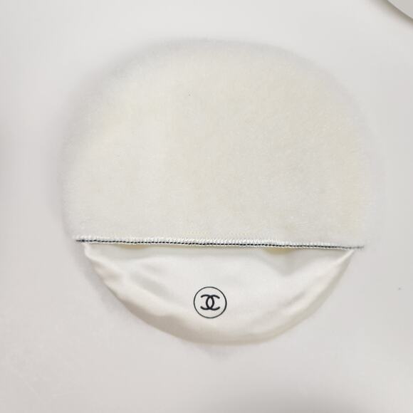 Chanel No 5 Bath Powder 8 oz New in Box With Screen and Puff - Picture 5 of 5